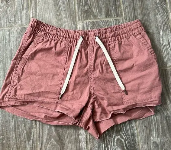 Vuori Womens  ripstop mauve shorts size small EUC