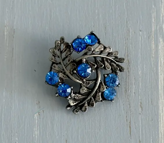 So Beautiful Blue Rhinestone Pewter Vintage Brooch Lots Of Sparkle