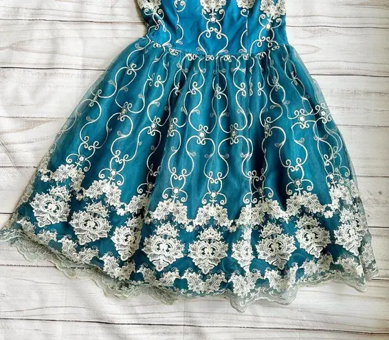 Chi Chi London Reign or Shine Teal Metallic Lace Sleeveless Midi Prom Dress NWT