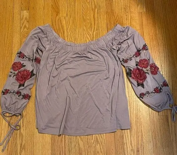 American Eagle  Off the shoulder flowy top