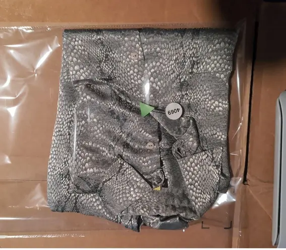 Alain Gerard Women's Snake Skin Blouse, Size 4 Silver Gray Top, Button Front Top