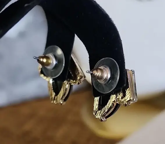 White with Black Flower Necklace and Earrings Set