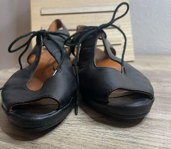 L’Amour Des Pieds Brettany Black Leather Sandals Size 9