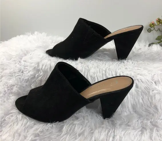 Cest. 1946 Women’s Black Suede Mule Sandals Cone Heel 3” Size 7 Peep Toe Slip on