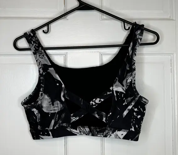 Mondetta Abstract Criss Cross Back Sports Bra in Black/Gray/White - XS/SMALL