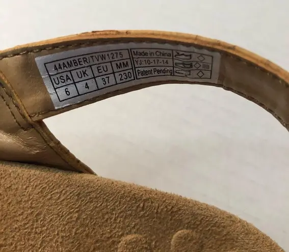 Vionic Sandals Amber Sandal Adjustable in Gold Cork w/ Beads Size 6 EUC