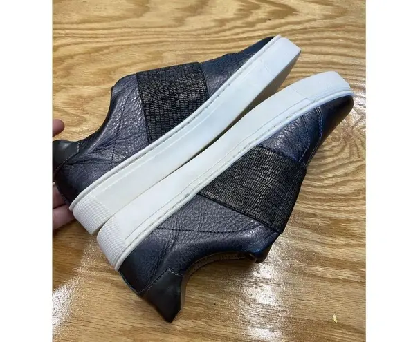 The Flexx Sneakers Women's 7 Black Leather Low Top Laceless Comfort Shoes S29