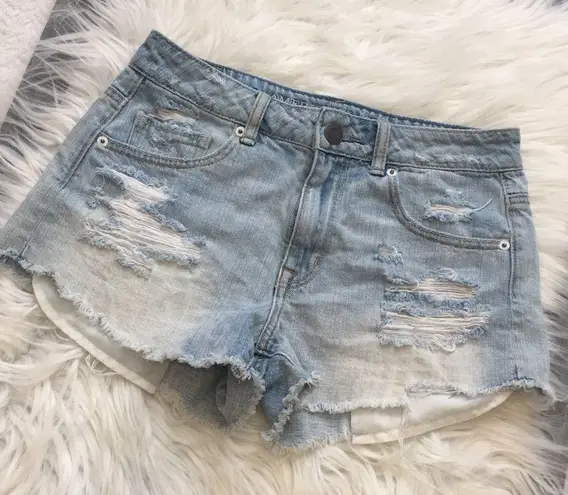 American Eagle  high rise distressed shorts 😍