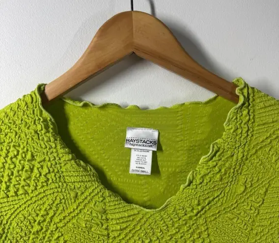 Haystacks Top Women XS Green Lettuce Hem 3/4 Sleeve Crinkle Y2K Bratz Spring
