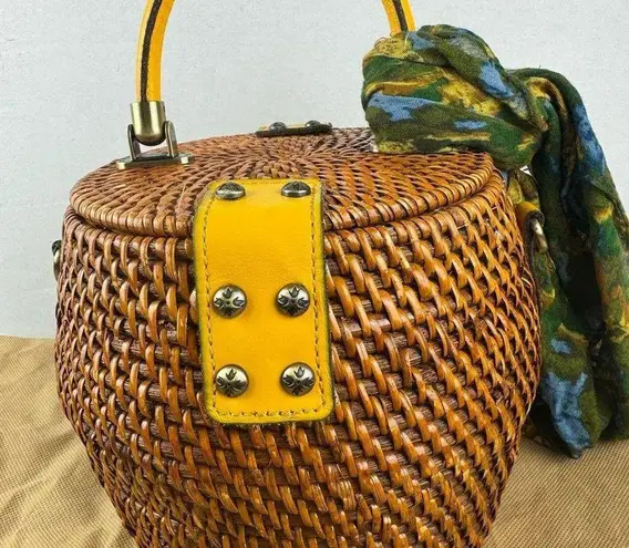 Patricia Nash 10th Anniversary Rare Yellow Wicker Basket Mirror Crossbody Purse.