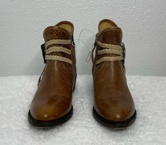 Ariat NEW  Ladies Circuit Sage Western Ankle Boots size 6.5 - Image 4