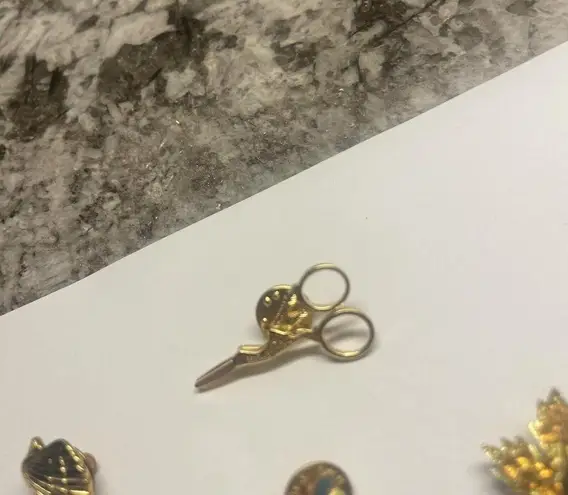 Lot Of 5 Brooch / Tack Pins