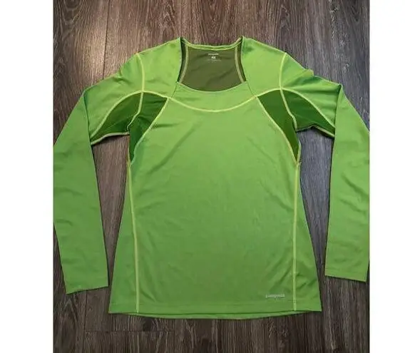 Patagonia  square neckline sleeve shirt size Medium