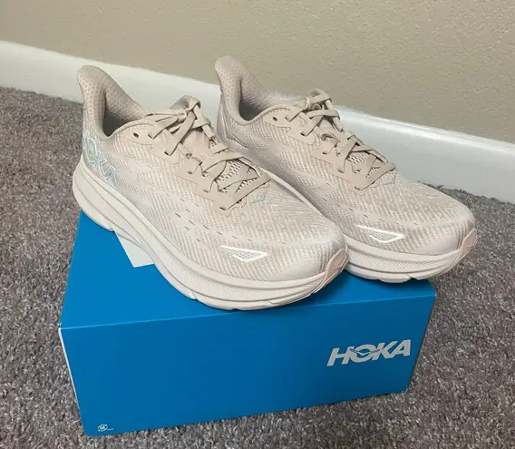 Hoka Clifton 9 Running Shoes