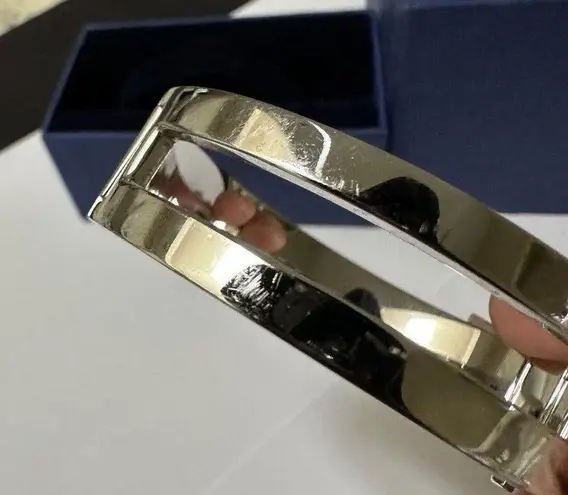 Swavorski Swarovski Crystal Cuff Bracelet Silver Tone 6 3/4 Inch With Original Box