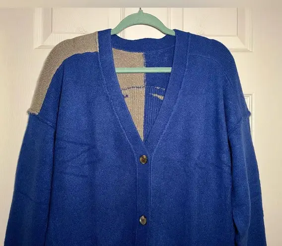 Woman’s Size Medium Color Block Skull Cardigan Open Front Button Down Oversized Blue