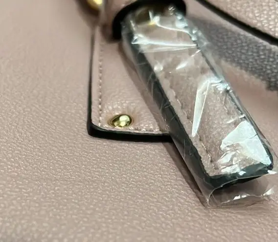 Surell Vegan leather tote mauve with gold hardware NWT Pink