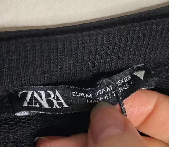 ZARA  Ruffled bib collar black sweatshirt with a front bow tie size M thumbnail 10