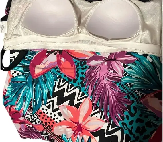 Maxine of Hollywood FLORAL BUILT IN BRA RUFFLE BOTTOM ADJUSTABLE STRAPS COME OFF