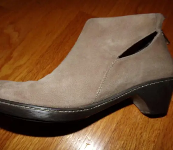 Dansko  taupe suede boots size 36 Excellent condition 2 scuffs on sole back zip