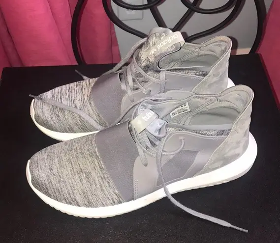 Adidas  tubular sneaker