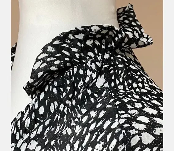 Allison Taylor Woman Sz 2X Beautiful Blouse Top Crinkle Material Ruffle Details