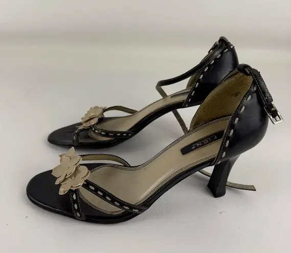 Vintage Fioni Black and Cream Floral Heels Size 8