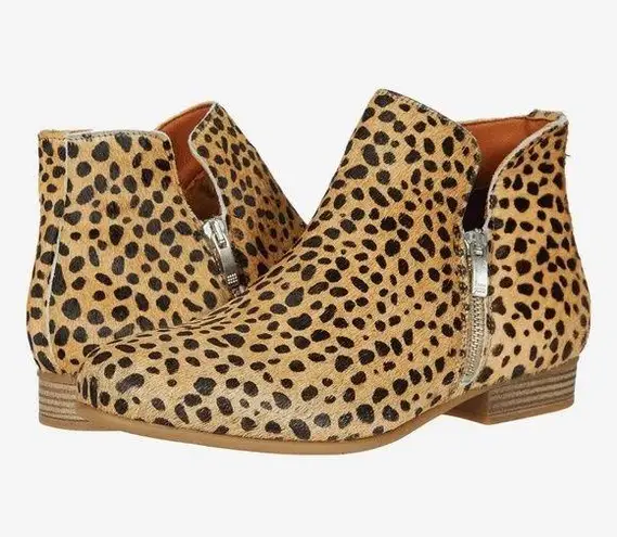 Eric Michael  Lynx Women's Boots Tan Animal Print Leather Upper Size 36 US Size 7 - Image 1