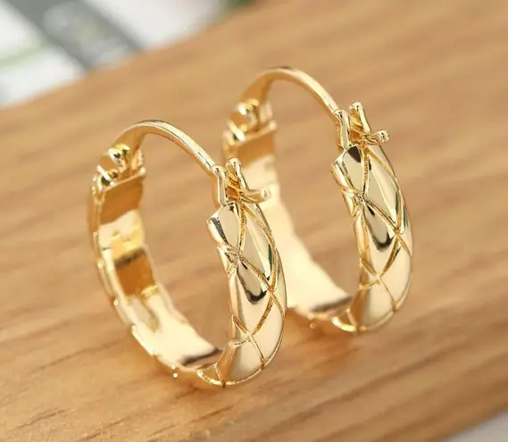 Polished Metal Texture Gold Hoop Earrings for Women
