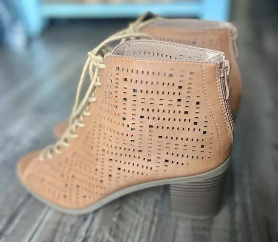 Dream Paris Dream Pairs Women’s Lace-Up Brown Woven Heeled Sandals - Brand New! Size 9.5