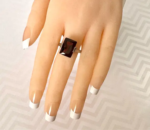 Red Cocktail Ring, Size 7