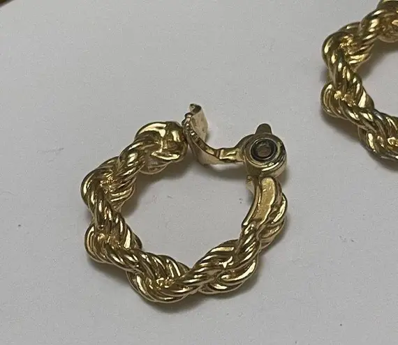 Monet Gold Tone Rope Texture Hoop Signed  Clip On Clip-on Earrings