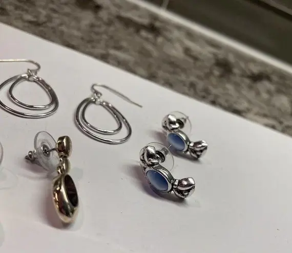 Lot Of 4 Costume Jewelry Pierced Earrings Mostly Dangle Mix