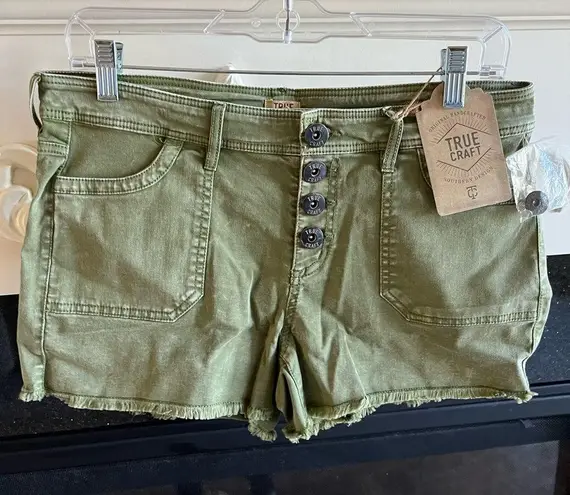 True Craft Shorts Army Green Olive  Stretchy Cutoffs Womens 13