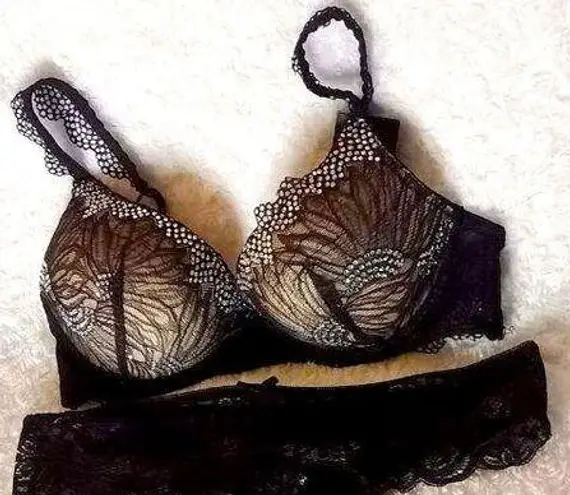 Frederick's of Hollywood  Blinged out bra 36C NWT