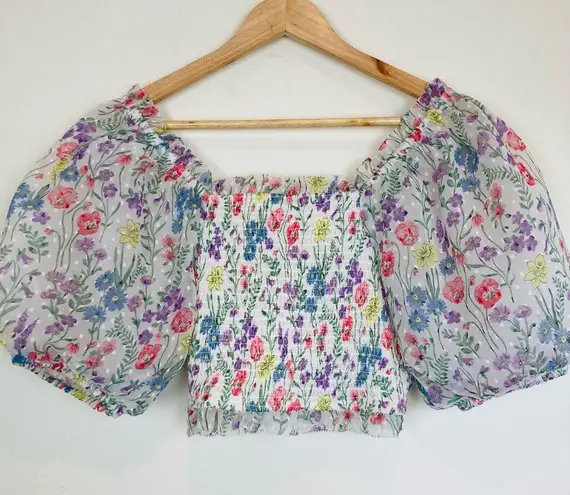 Saylor Floral puff sleeve cropped top. Size XS