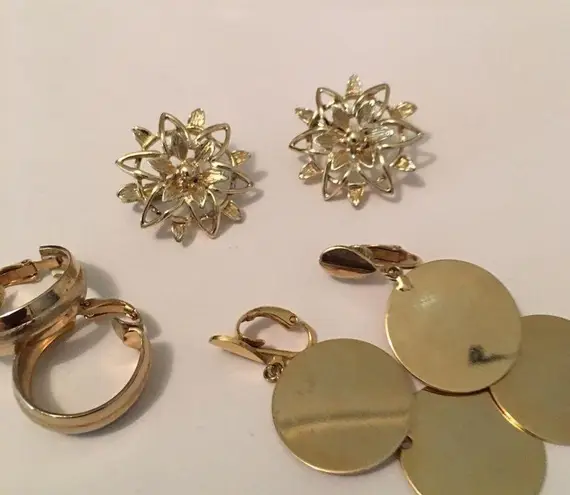 Lot Of 3 Costume Earrings Vintage Clip On All Signed Lewis Segal Sarah Coventry