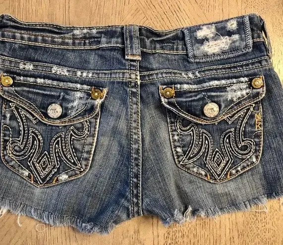 Mek Denim Adorable  distressed shorts. Sz 27