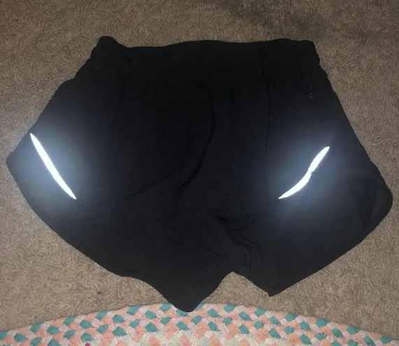 Lululemon Size 2 Black Hotty Hot  Shorts