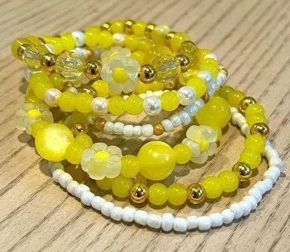 Handmade Beaded stretchy friendship bracelets flowers yellow gold white
