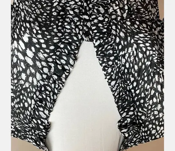 Allison Taylor Woman Sz 2X Beautiful Blouse Top Crinkle Material Ruffle Details