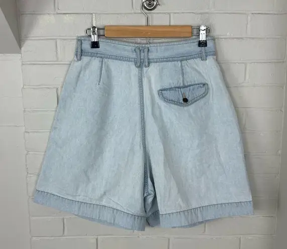 Liz Wear Vintage Liz Claiborne Light Wash Pleated Denim Shorts Size 12