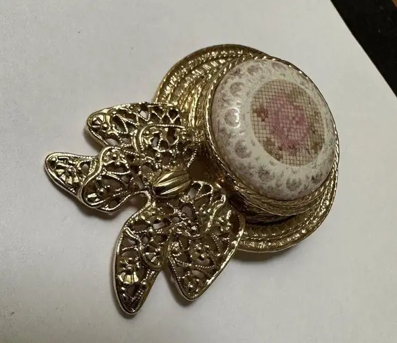 Loree 1928 (Brand Patterned) Tapestry Style Center Hat With Box Brooch Pin Gold