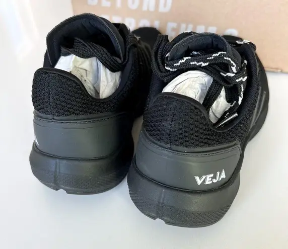 VEJA Marlin V-Knit in Full Black