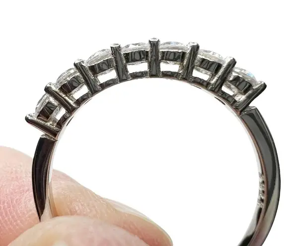 Sterling Silver Round Cut Seven Clear Glass Stones Band Ring