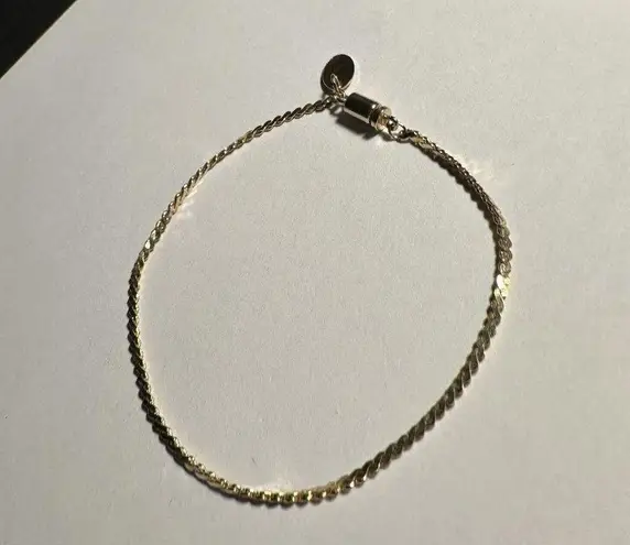 Park Lane Women’s Dainty Signed Gold Tone Chain Bracelet 7 1/4 Inch