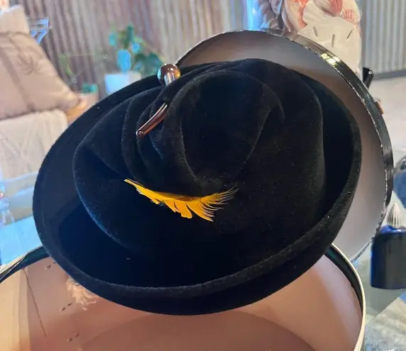 Vintage 1940’s Black Velvet Fascinator Hat Deborah NY Tortoise & Feather Accents