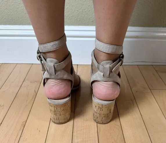 Pour La Victoire Wrap Up Suede Neutral Nude Sandals Cork Heels Size 8.5