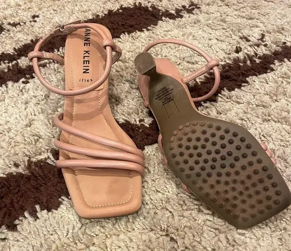 Anne Klein Comfy sandals 🤩