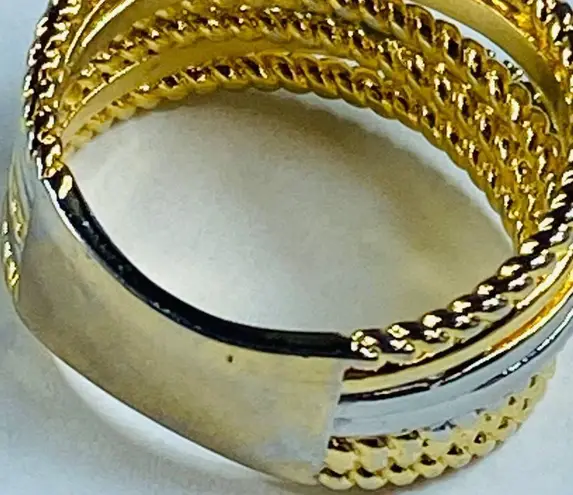 Fashion Ring Gold Tone Clear Rhinestone Accents Layered Twisted Rope Design Sz 8